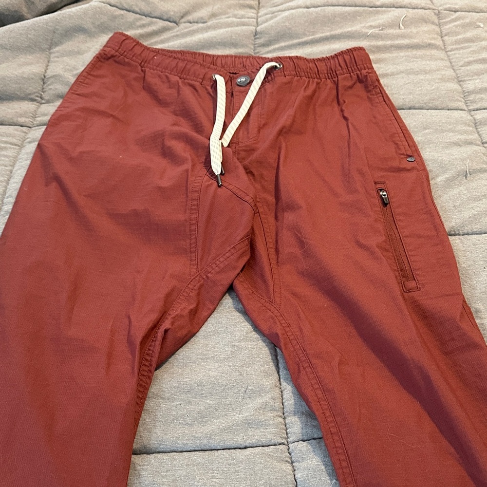 Vuori Men's Brick Red Joggers